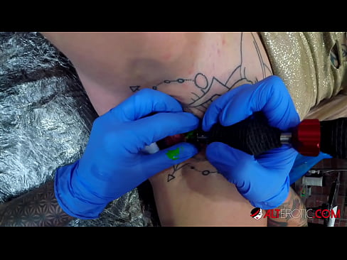 ❤️ Fìor tattooed hottie Sully Savage fhuair tattoo air a clitoris Bhidio fucking aig gd.playcrot69.top ❌